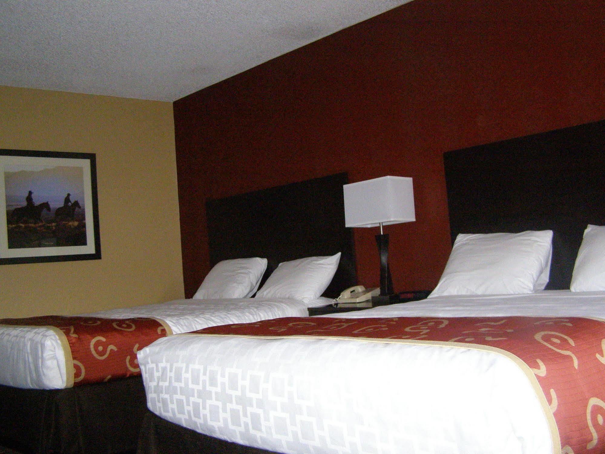 C Punch Inn & Casino Unionville エクステリア 写真